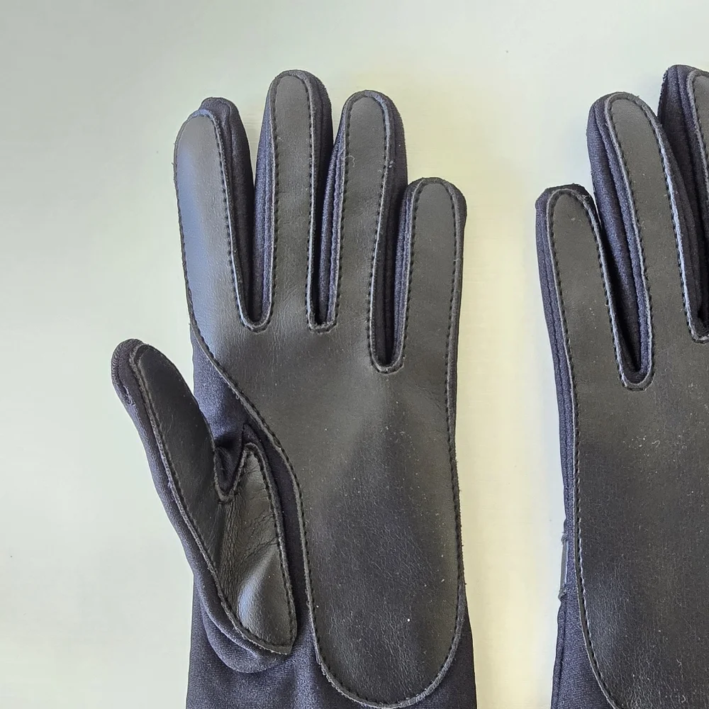 Leggs Sheer Energy Thinsulate Women's Classic Black Gloves - Size Medium